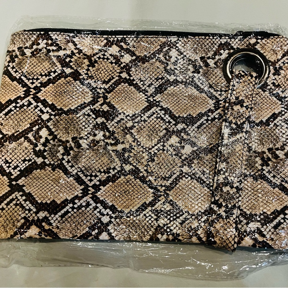 Elegant Snakeskin Wristlet Clutch